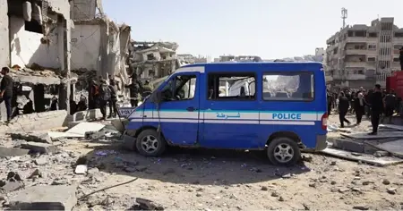 قصفٌ على مقرّ للشرطة.. استشهاد 9 فلسطينيين معظمهم ضباطٌ في مجزرةٍ جديدة بغزة