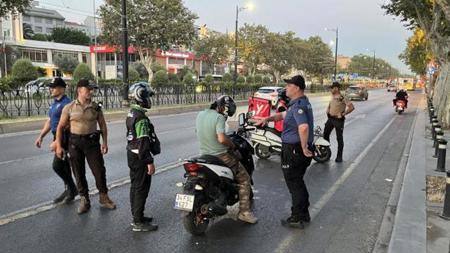حملة أمنية غير مسبوقة في إسطنبول: 833 موقوفًا خلال ساعات