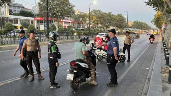 حملة أمنية غير مسبوقة في إسطنبول: 833 موقوفًا خلال ساعات