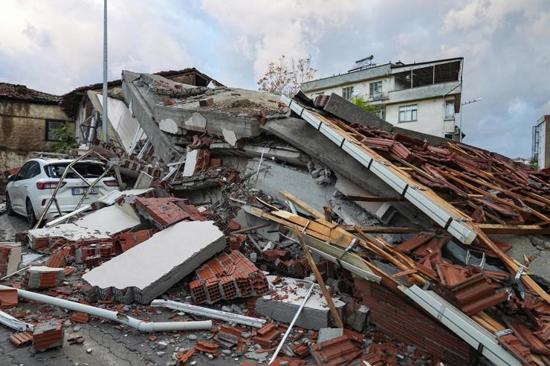 إرتفاع عدد الإصابات بعد زلزال باليكسير غرب تركيا إرتفاع عدد الإصابات بعد زلزال باليكسير غرب تركيا