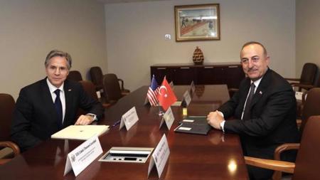 وزير الخارجية التركي يصف لقاءه بنظيره الأمريكي بأنه "إيجابي للغاية"