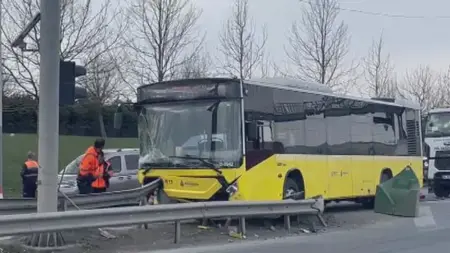 اصطدام حافلة بحاجز في إسطنبول ووقوع إصابات