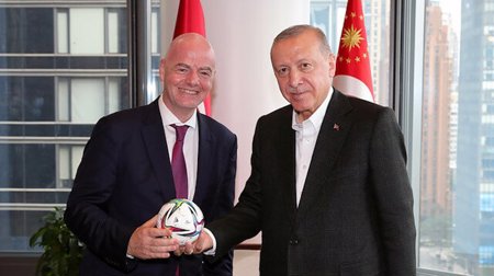 أردوغان يلتقي رئيس الفيفا في نيويورك