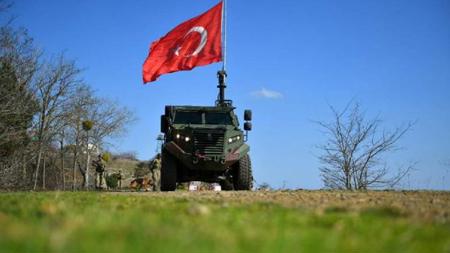 قوات الأمن التركية تلقي القبض على 18 شخصًا بينهما إرهابيان على الحدود السورية