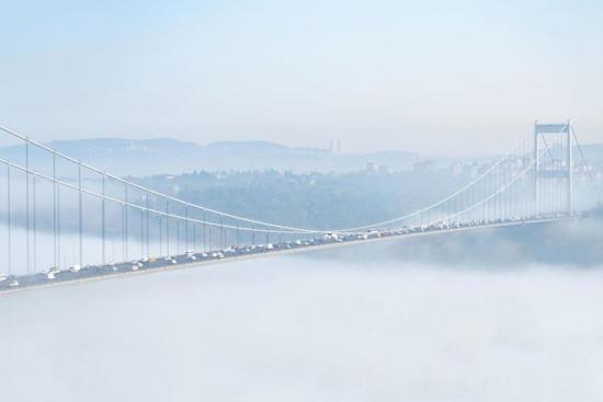 ضباب كثيف يغلق حركة الملاحة في مضيق البوسفور