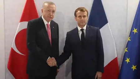 أردوغان يهاتف ماكرون 