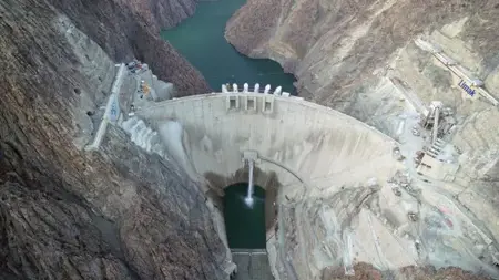 ارتفاع منسوب المياه في سد "يوسفيلي" التركي ثالث أعلى سد في العالم