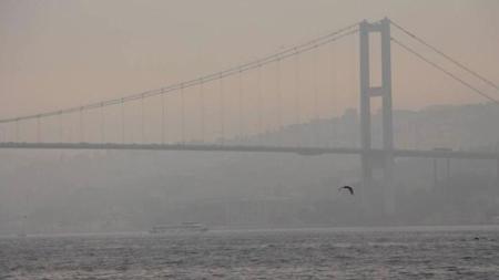  الضباب يسبب انخفاض الرؤية في إسطنبول