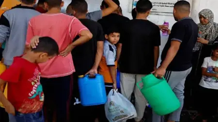 آلاف الفلسطينيون يحتمون بمستشفى الشفاء ويعانون من نقص أبسط الحقوق الآدمية" تفاصيل" آلاف الفلسطينيون يحتمون بمستشفى الشفاء ويعانون من نقص أبسط الحقوق الآدمية" تفاصيل"