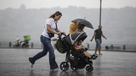 الأرصاد الجوية تحذر من هطول أمطار غزيرة على إسطنبول