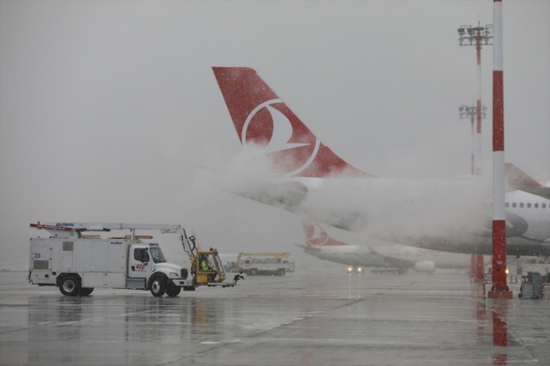 الخطوط الجوية التركية تتخذ الاحتياطات اللازمة ضد تكون الجليد 