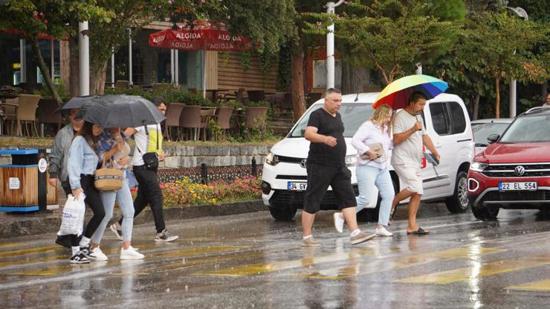 الأرصاد ووزير البيئة يحذران السكان.. موعد الأمطار في إسطنبول اليوم