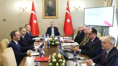 أردوغان يجتمع بكبار الوزراء والمسؤولين في تركيا بعد استشهاد 5 جنود أتراك في شمال العراق