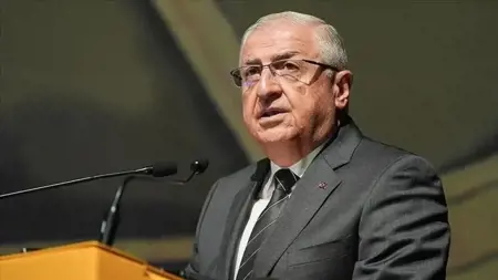 وزير الدفاع التركي قبيل قمة الناتو: الحلف يتكيّف وواشنطن لا تستهدف الانسحاب منه