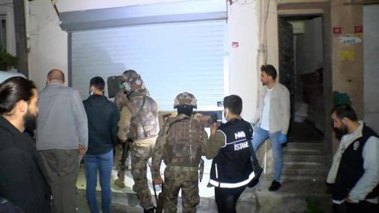 الشرطة التركية تنفذ عملية ضد تجار السموم في اسطنبول
