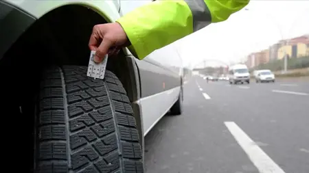 البدء بتطبيق الإطارات الشتوية الإلزامية 15 نوفمبر