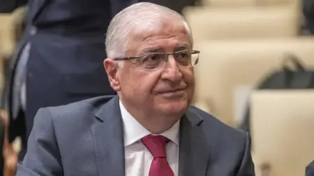وزير الدفاع التركي يجري محادثة هاتفية مع نظيره الأمريكي