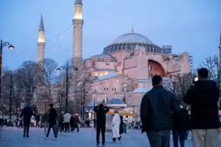 تركيا تسجّل أداءً تاريخيًا في السياحة 2025-2026