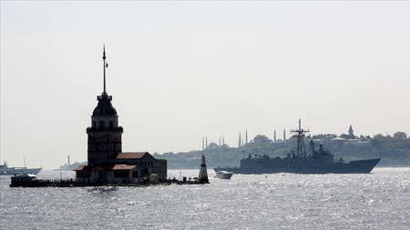 تركيا تمنع جميع السفن الحربية من عبور مضائقها البحرية