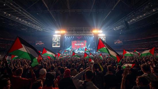 نجوم عالميون يدعون لدعم فلسطين في حفل ويمبلي التاريخي