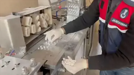 ضبط أدوية سرطان مزيفة بإسطنبول