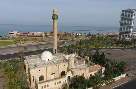 مسجد "حسن بك".. تحفة عثمانية في قلب مدينة يافا الفلسطينية