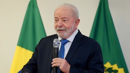في خطوة مفاجئة.. رئيس البرازيل يقيل سفير بلاده لدى إسرائيل