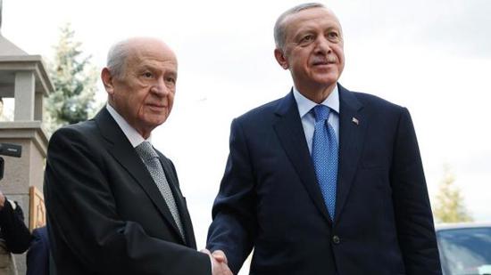 أردوغان يلتقي بزعيم الحركة القومية "دولت بهتشلي"