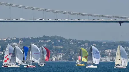 حركة السفن تعود إلى طبيعتها في مضيق البوسفور