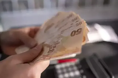 خبير اقتصادي تركي يكشف عن توقعاته بزيادة الحد الأدنى للأجور في عام 2025