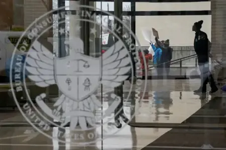 ترامب يدق آخر مسمار في هيئة حماية المستهلك لتعزيز مكاسب وول ستريت