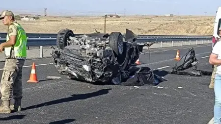 عاجل :مصرع 3 أشخاص في حادث انقلاب سيارة في ديار بكر