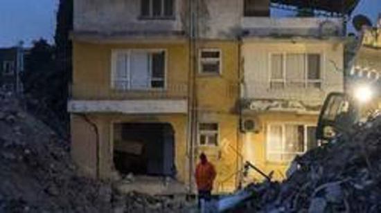 هزة أرضية قوية تضرب كوروم بتركيا