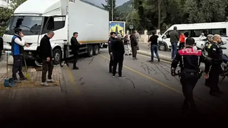 حادث 22 مُصاباً : شاحنة تفقد فراملها وتصطدم بحافلة مدرسية