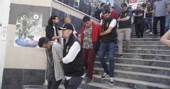تركيا تلقي القبض على عصابة انتحلت شخصية الشرطة وجنت الملايين