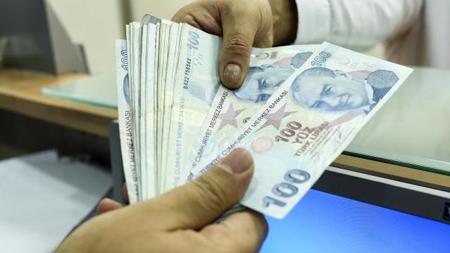 تركيا تقدم مساعدات مالية لمواطنيها تقدر بمئات الملايين