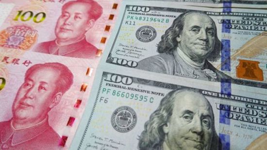 اليوان الصيني يسجل أدنى مستوى أمام الدولار منذ 14 عاماً