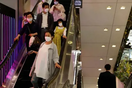 إصابات نتيجة عطل في سلم متحرك في كوريا الجنوبية