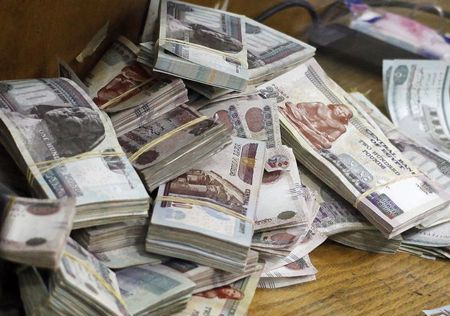 الدولار يتخطى 30 جنيهًا مصريًا لأول مرة في التاريخ
