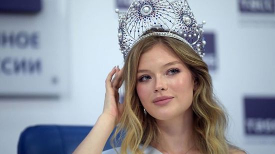 فوز "آنا لينيكوفا" بلقب ملكة جمال روسيا للعام 2022