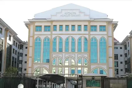 ابن رئيس بلدية أنطاليا يُعتقَل بعد عودته من فيينا!