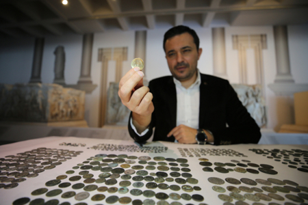 مصادرة 8 آلاف قطعة أثرية تاريخية في أضنة 