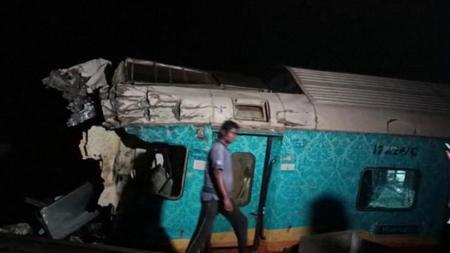 عاجل ..ارتفاع حصيلة قتلى حادث قطار في الهند إلى 233