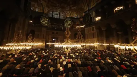 مساجد تركيا تتجهز لإقامة أول صلاة تراويح في رمضان 2025
