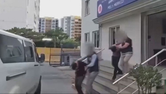 توقيف شخصين تسببا في حريق غابة بمنطقة سلطان بيلي في إسطنبول