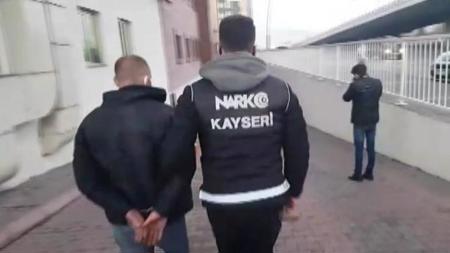 الشرطة التركية تنفذ حملة أمنية واسعة ضد تجارة المخدرات في قيصري
