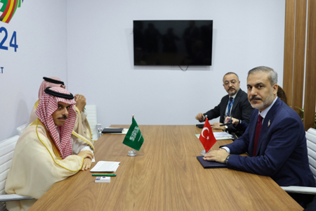 وزير الخارجية التركي يلتقي بنظيره السعودي في البرازيل