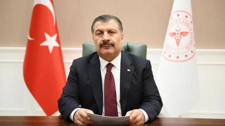 عاجل ..وزير الصحة التركي يرد على إشاعة توظيف أطباء سوريين