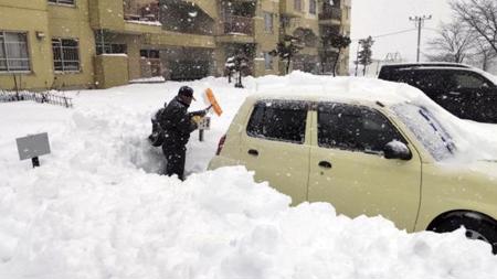 ارتفاع عدد القتلى إلى 14 بسبب تساقط الثلوج بغزارة في اليابان