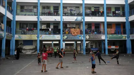  نزوح أكثر من 20 ألف فلسطيني إلى مدارس الأونروا  في غزة